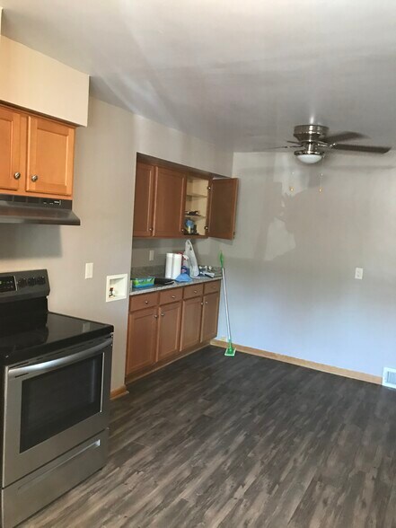 Building Photo - 1117 S 7th St