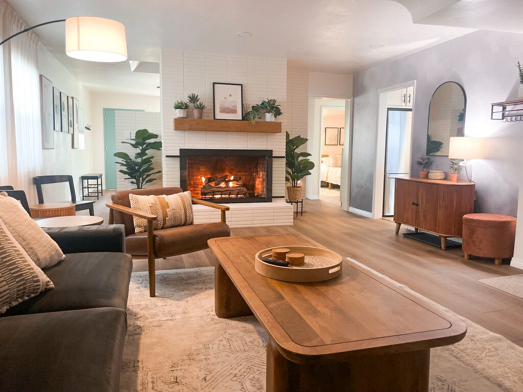 Building Photo - 4746 W 159th St