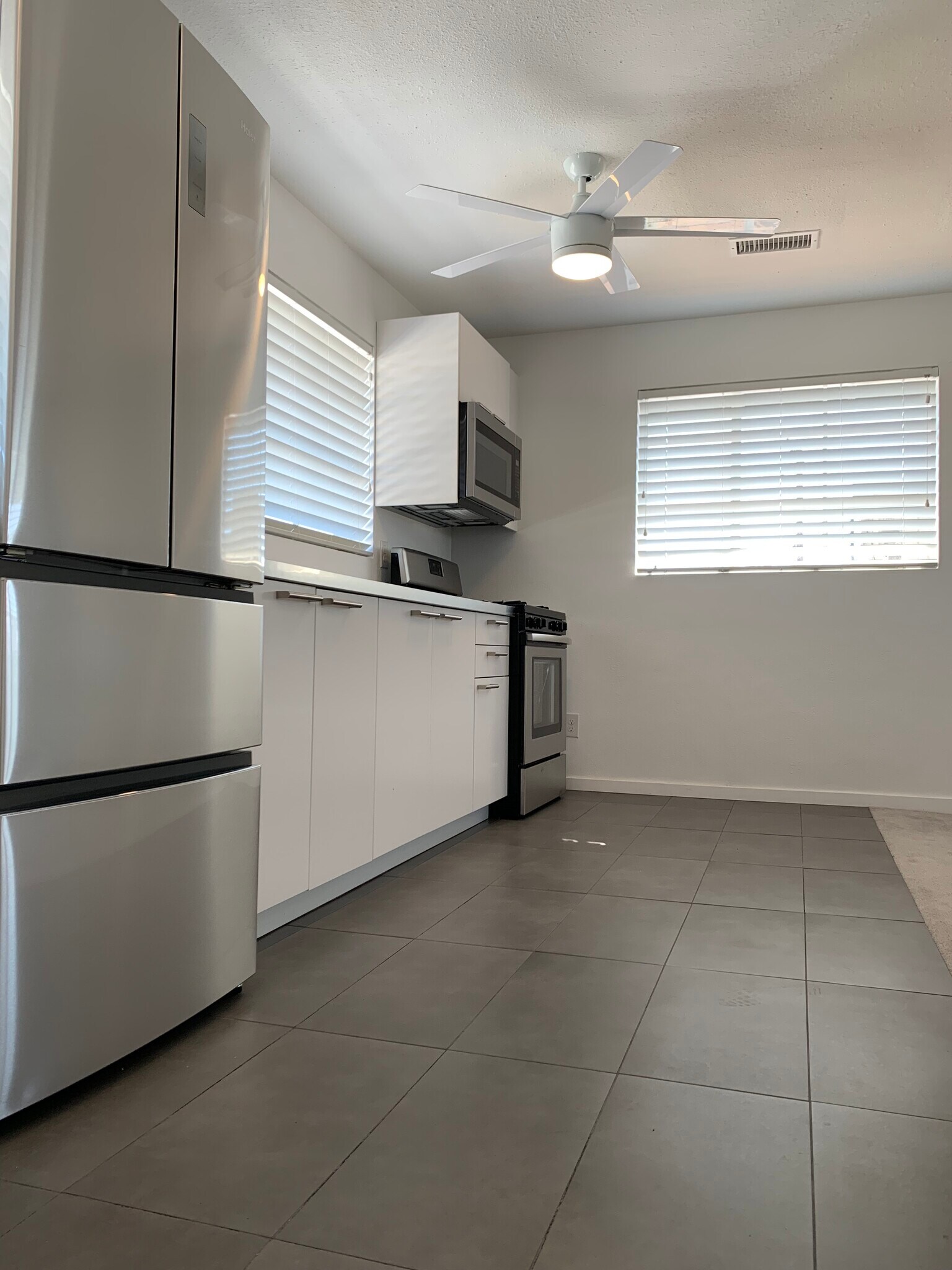 Building Photo - 746 W Turney Ave, Apt 8