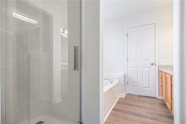 Building Photo - 430 Fairlawn Dr