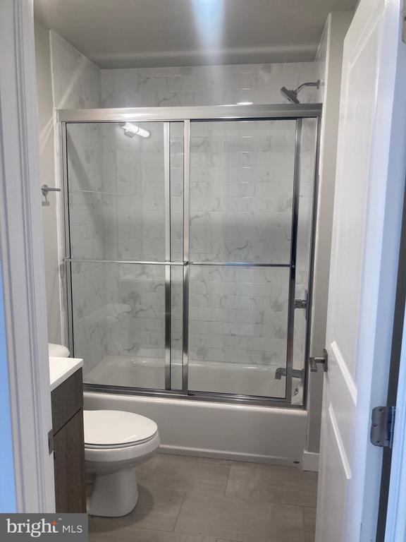 Building Photo - 2553 N Front St