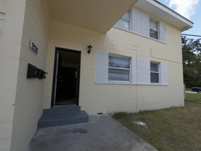 Building Photo - 2036 Inwood Terrace