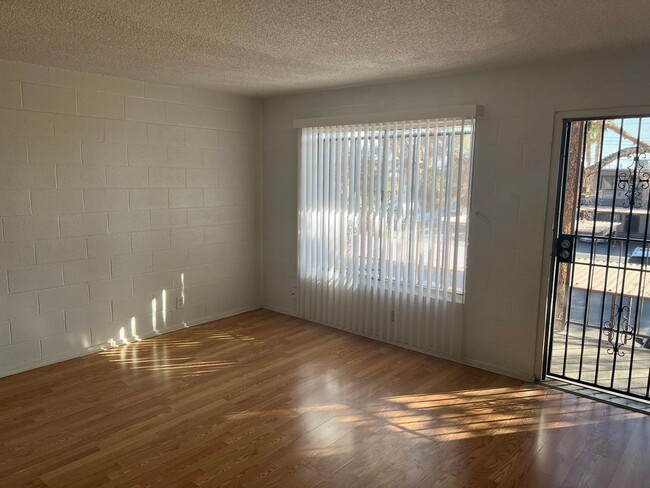 Building Photo - 1 Bedroom 1 Bath In Central Las Vegas