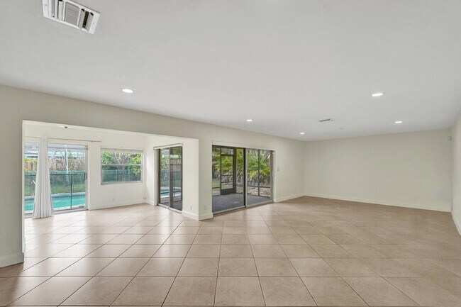 Building Photo - 4721 Sarazen Dr