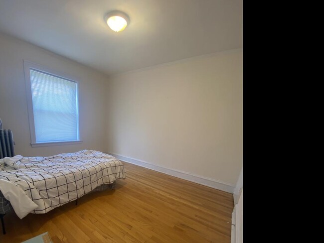 Building Photo - 1 bedroom in Chicago IL 60640