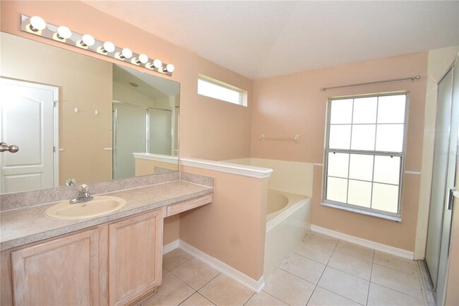 Building Photo - 13 Sergeant Ct