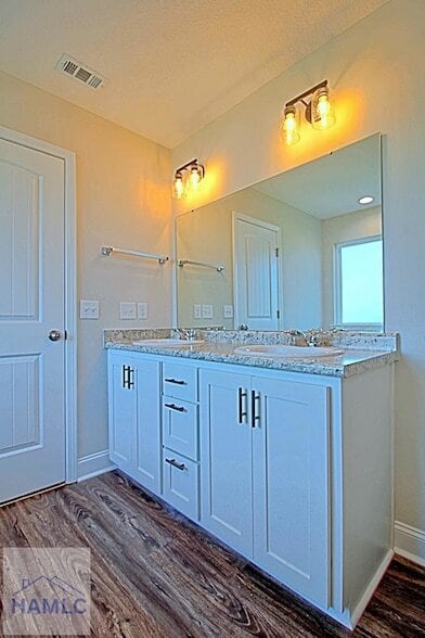 Building Photo - 681 Abode Ave