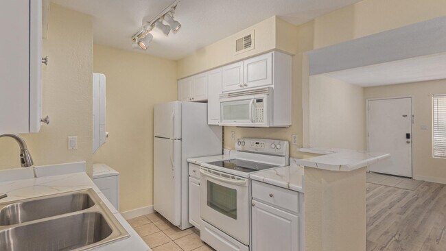 Building Photo - 5995 N 78th St