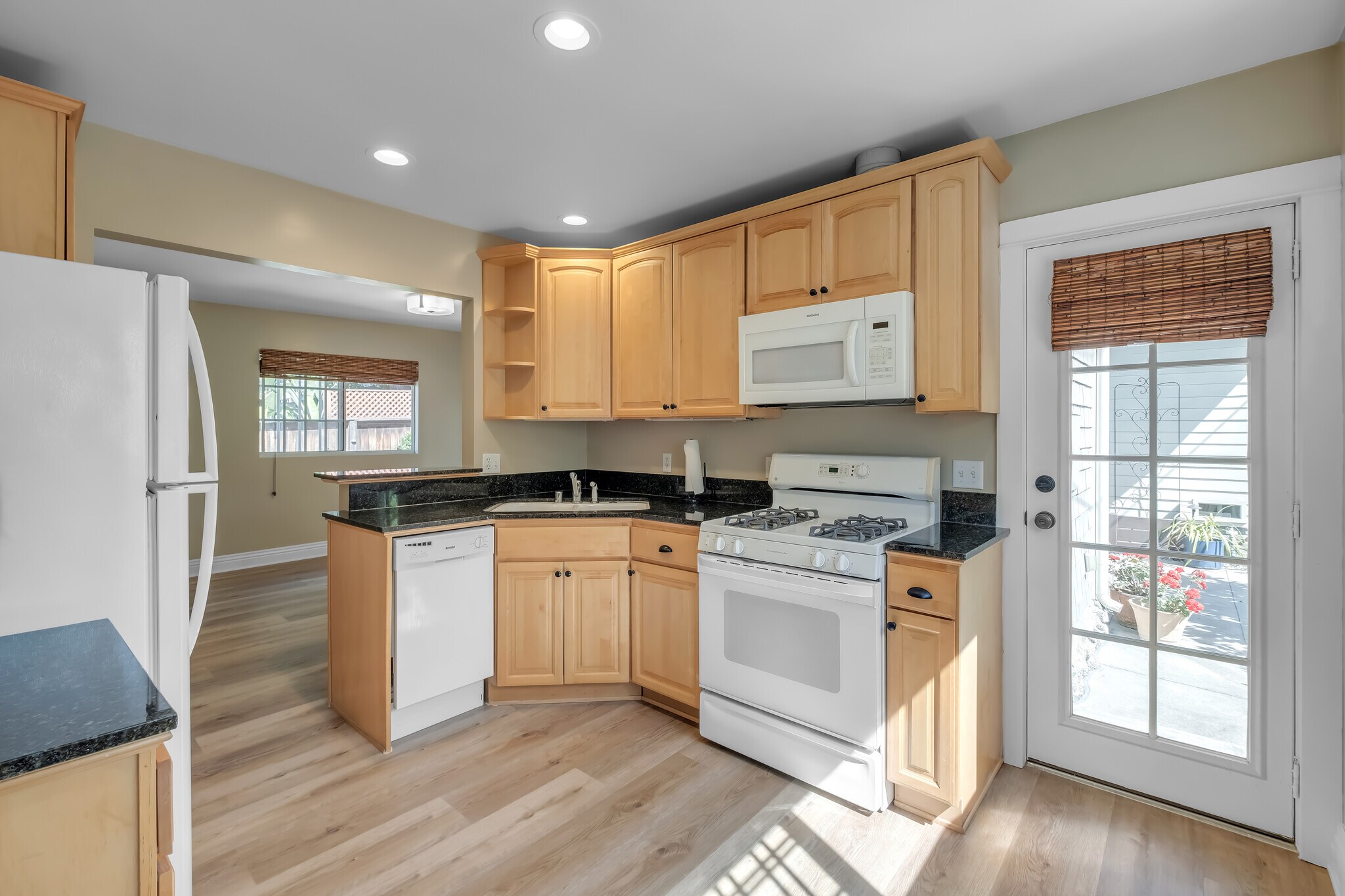 Building Photo - 715 Ocean View Ave