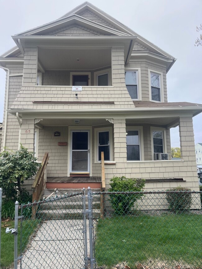 Primary Photo - 65 Phoenix Ter