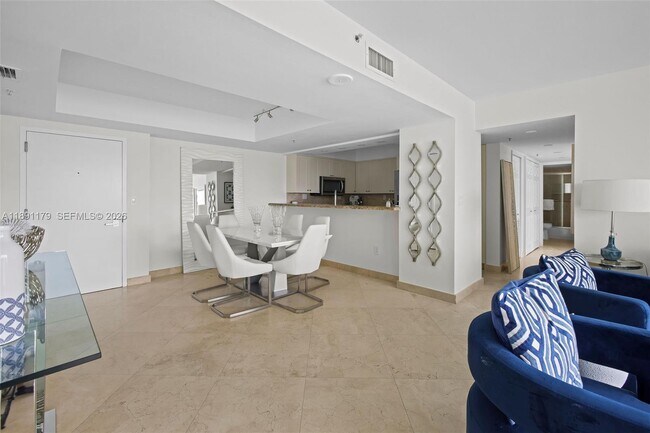 Building Photo - 650 West Ave