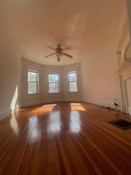 Primary Photo - 11 Taft St