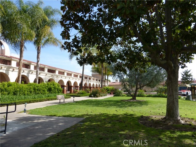 Building Photo - 881 Via Mendoza