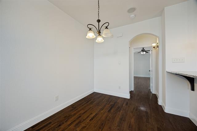 Building Photo - 7919 Parkwood Blvd