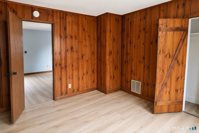Building Photo - 708 Howe Ave