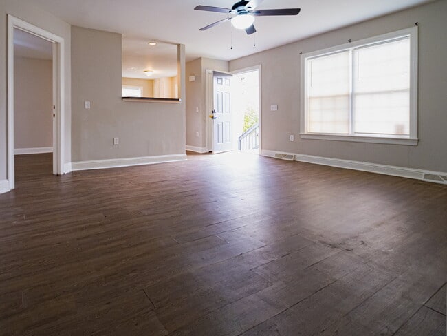 Building Photo - "Charming 3-Bedroom Retreat with 2 Full Baths in Gastonia - Your Cozy Haven Awaits!"