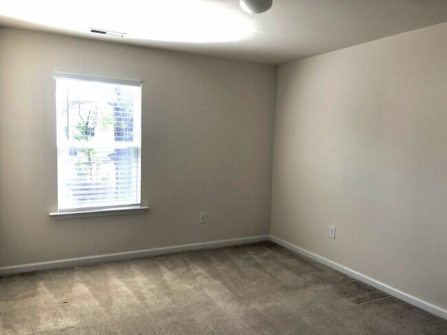 Building Photo - 4 Bed, 3 Bath in Desirable Apex