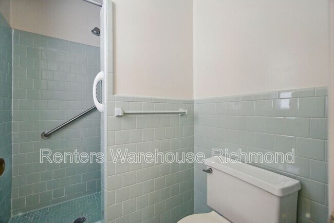 Building Photo - 4817 Stornoway Dr