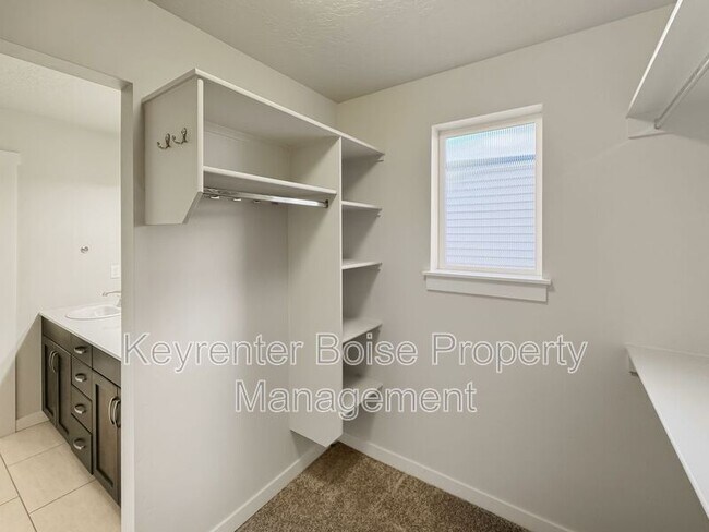 Building Photo - 2337 E Danzee Dr