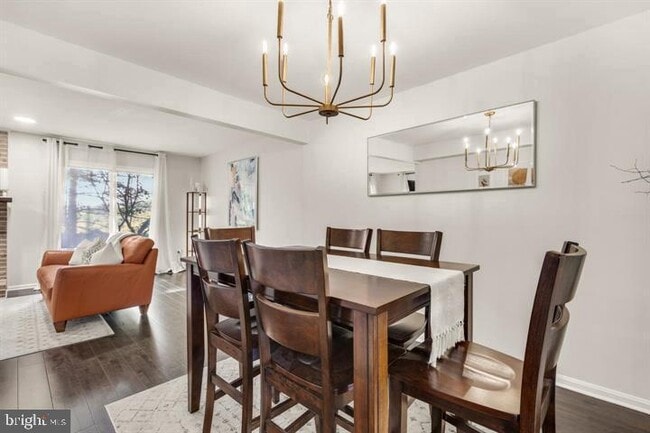 Building Photo - 10855 Lockwood Dr