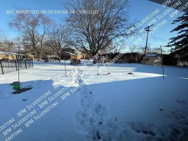 Building Photo - 5681 Skylite Ln