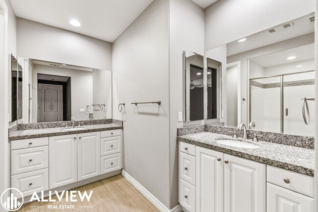 Building Photo - Highly Upgraded 4 Bed, 4.5 Bath Condo Available in Pacific Shores!