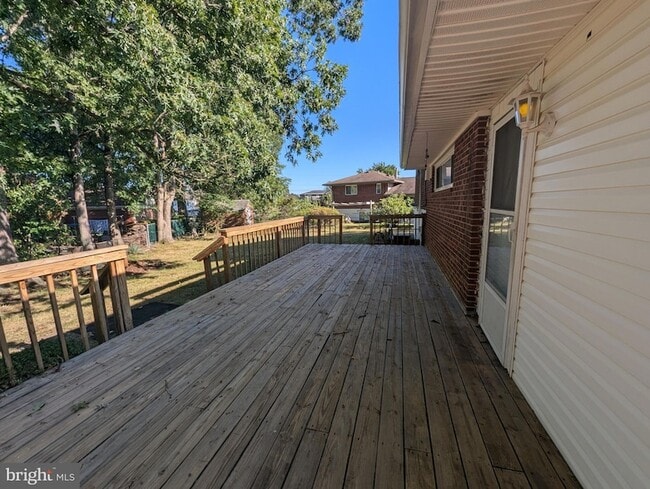 Building Photo - 6327 Willowood Ln