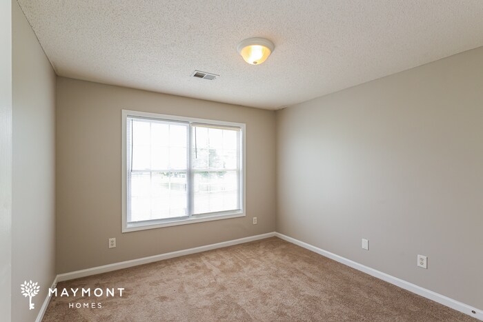 Building Photo - 6055 Yellowood Ct
