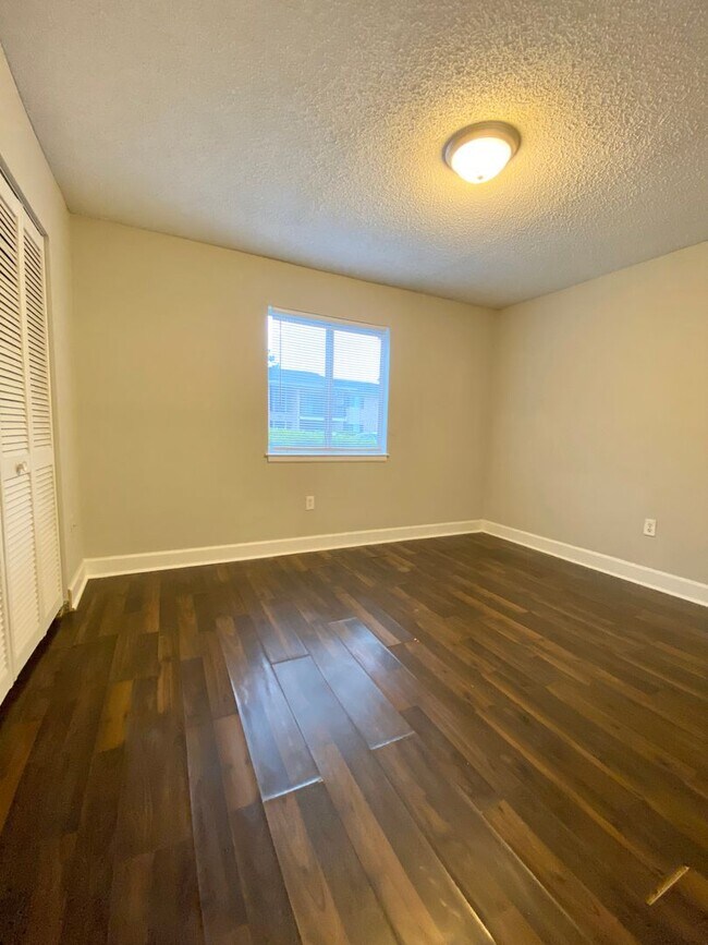 Building Photo - cpg4