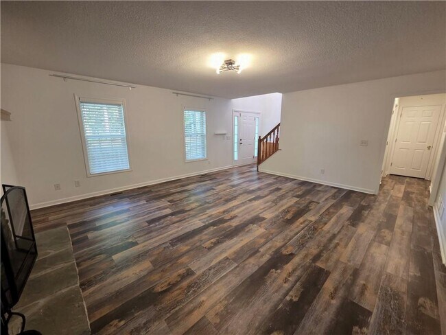 Building Photo - 3060 Glen Wallace Dr