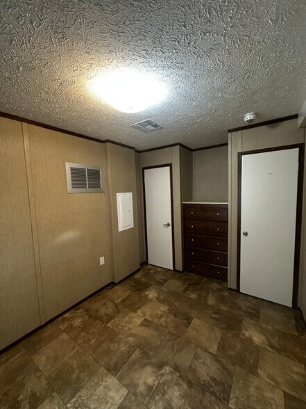 Building Photo - 33230 Walker North Rd