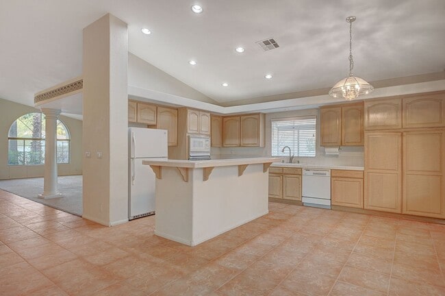 Building Photo - Great Calico Ridge Home