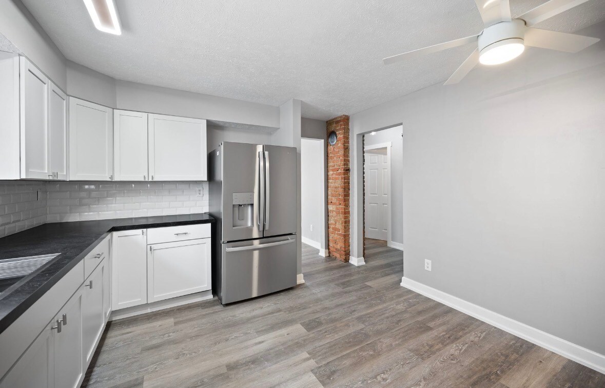 Building Photo - 2026 Dowd Ave