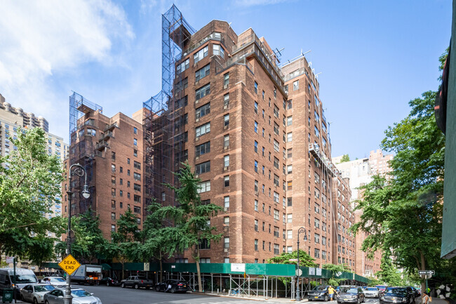 Building Photo - Two Tudor City Place