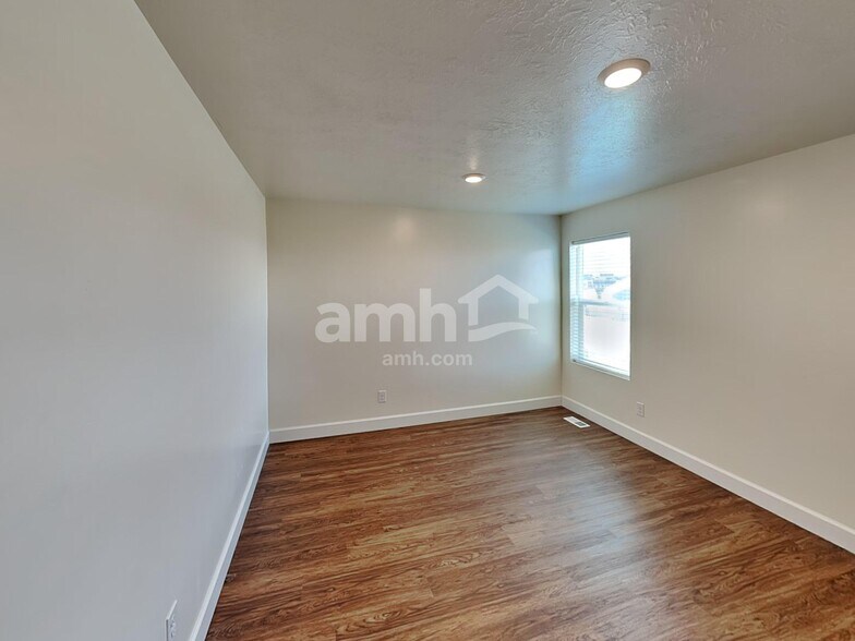 Building Photo - 1199 Wagon Way