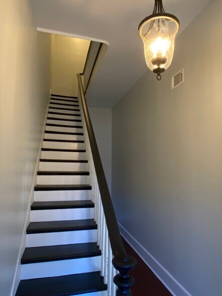 Entrance into Quadplex - 118 W Duffy St