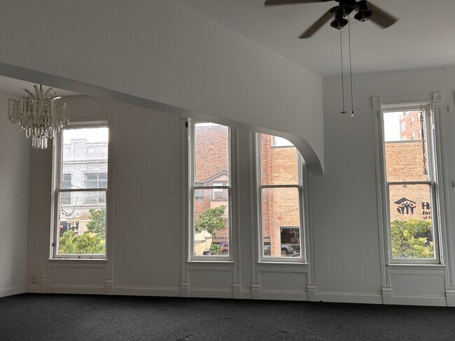 Building Photo - 59 S Grove Ave