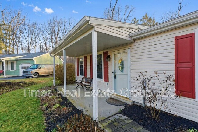 Building Photo - 136 Brookfield Ct