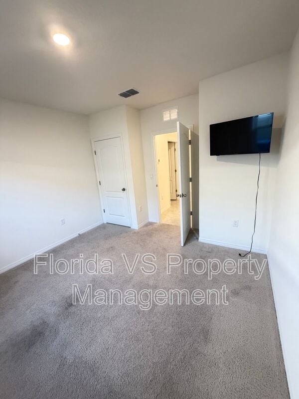 Building Photo - 804 Horsetail Dr