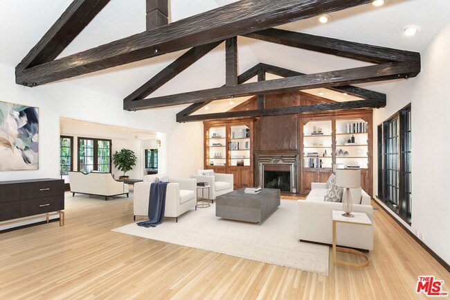 Building Photo - 806 N Alpine Dr