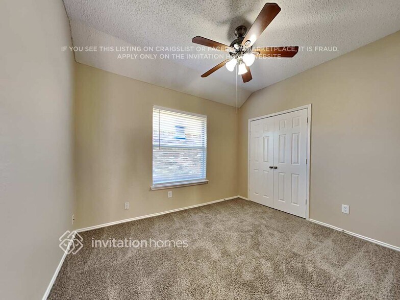 Building Photo - 2012 Creek Royal Dr