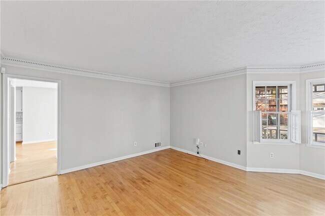 Building Photo - 118 Fitchburg Dr