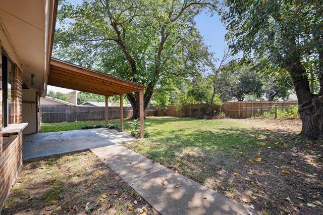 Building Photo - 823 Quail Terrace