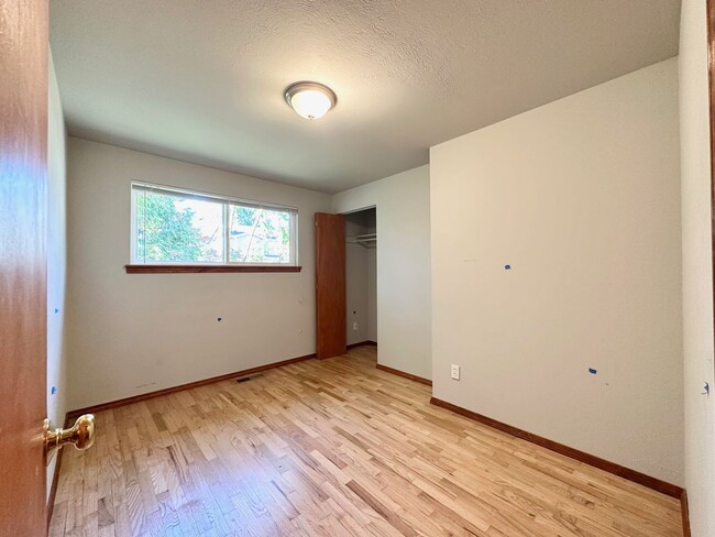 Building Photo - 3BR/1+1BA Single Family House - Bellevue