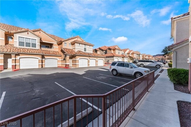 Building Photo - 5855 Valley Dr