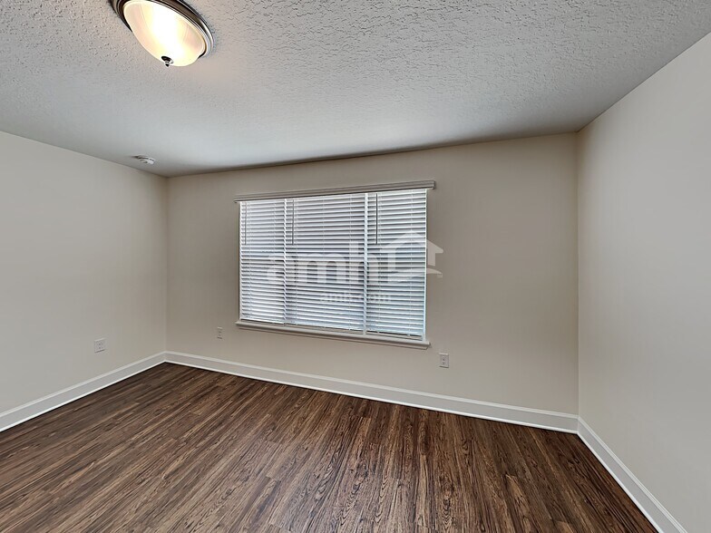 Building Photo - 505 Pine Terrace Dr