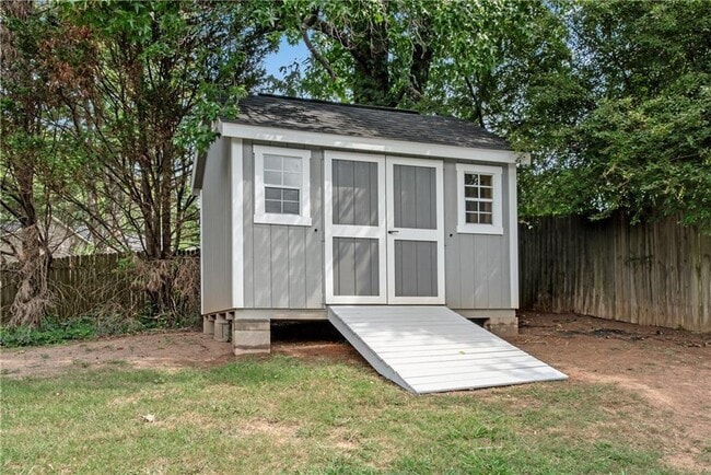 Building Photo - 4670 Sengen Trce