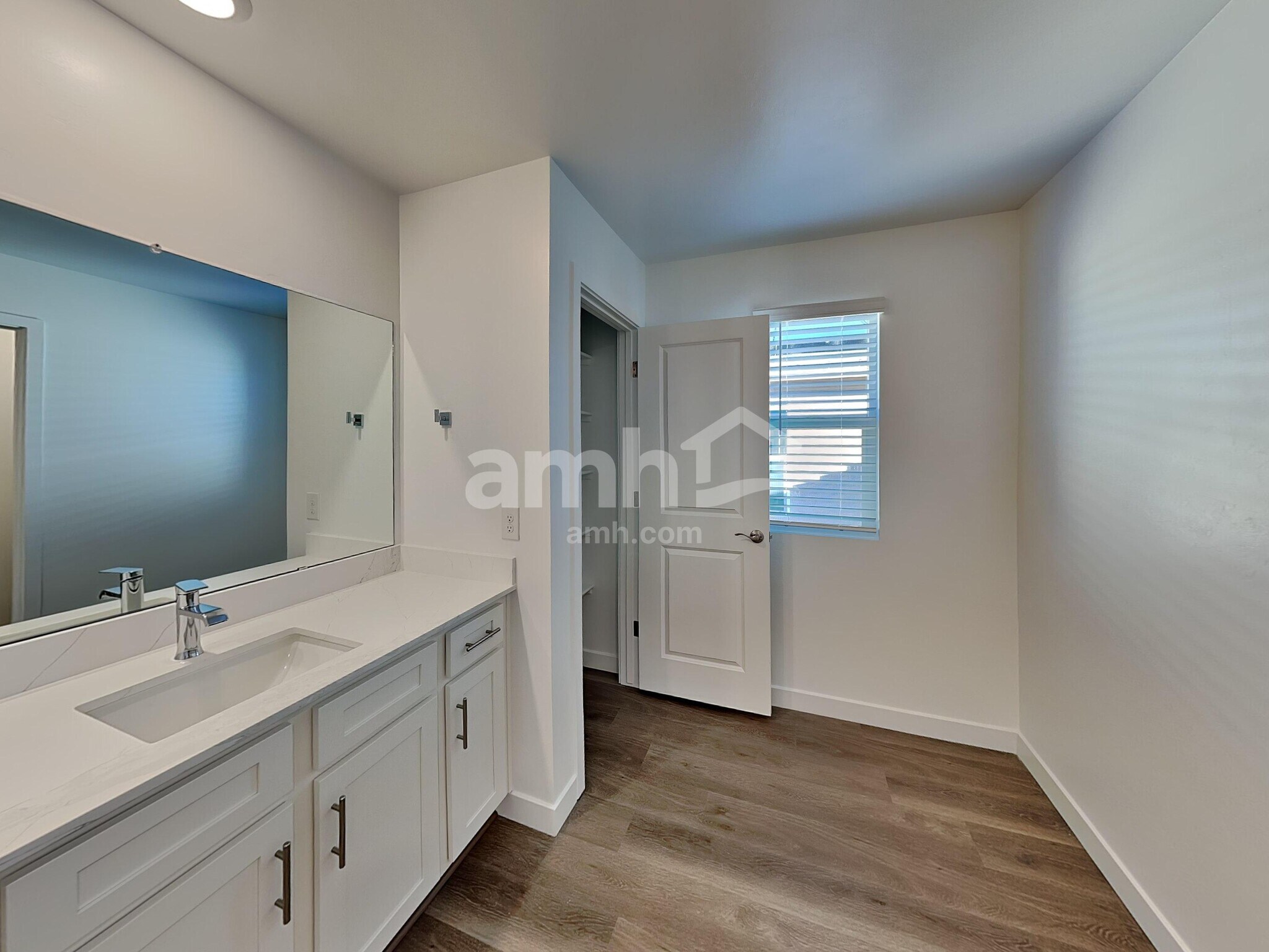 Building Photo - 7332 S Avenida Obelo