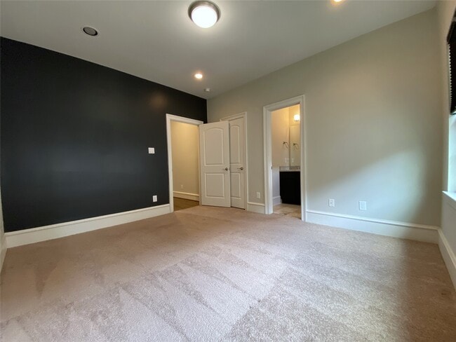 Building Photo - 5226 Kiam St