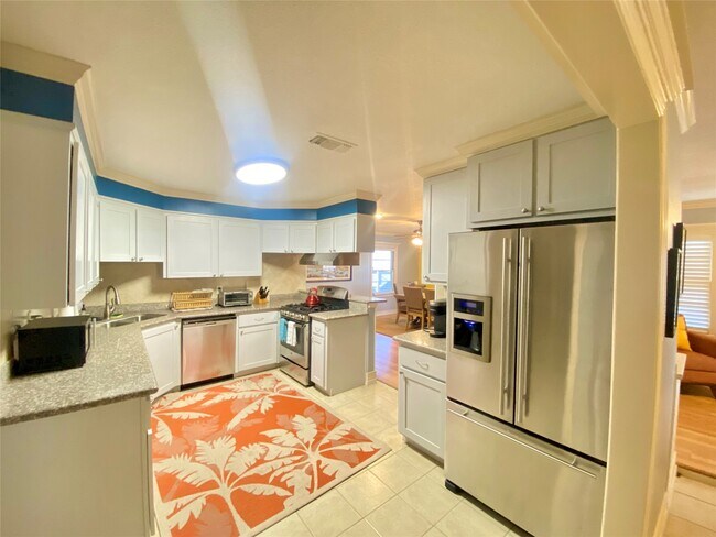 Building Photo - 1311 Milam Dr